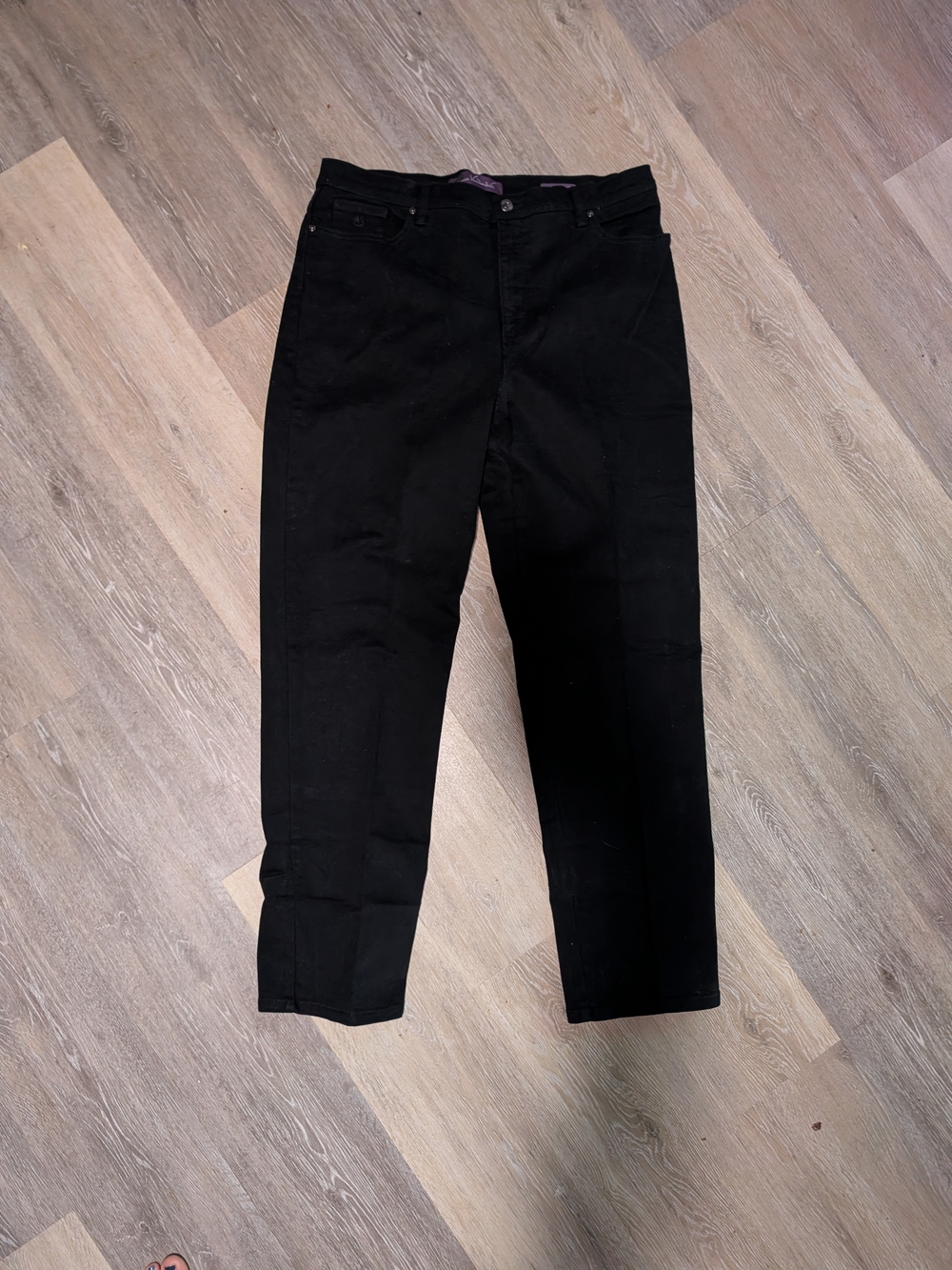 Gloria Vanderbilt Black Straight-Leg Jeans